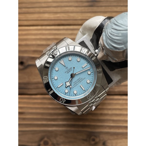 ZF 튜더 블랙 베이 54 MT5400 37mm 스틸 브레이슬릿 블루